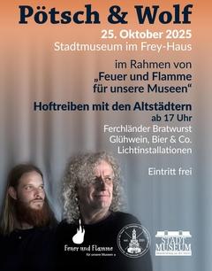 Zwei Männer vor einem orangefarbenen Hintergrund