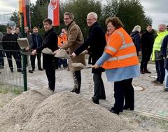 Gemeinsamer Spatenstich an der Potsdamer Brücke