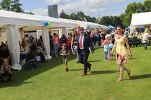 Zu den ehrengästen gehörten auch Oberbürgermeister Steffen Scheller und die Sozialbeigeordnete Alexandra Adel.