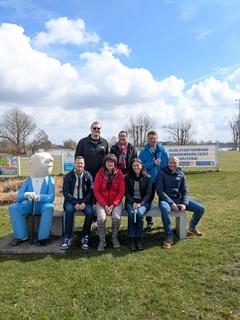 Gruppenbild auf der Loriotbank.