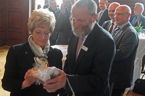 Oberbürgermeisterin gratuliert