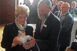 Oberbürgermeisterin gratuliert