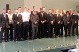 20 Jungfacharbeiter erhalten ihre Zeugnisse