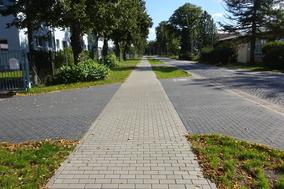 Potsdamer Landstraße, Gehweg