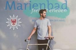 Kostenlose Fahrradcodierungs-Aktion der Polizei vor dem Marienbad