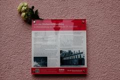 Die Tafel ist der Öffentlichkeit übergeben.