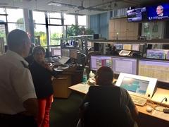 Oberbürgermeisterin Dr. Dietlind Tiemann in der Leitstelle