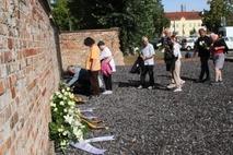 Vertreter der Lebenshilfe legten ebenso einen Kranz nieder.