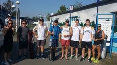 Mitglieder des australische Nationalteams erkunden nach der langen Anreise erst einmal das Gelände der Regattastrecke "Beetzsee".  