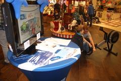 Auch jüngere Besucher der Sankt-Annen-Galerie nutzen die Gelegenheit für ein "Schnupper"-Rudern.