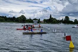 Die Betonkanus und -Tüfter im Wettkampfmodus.