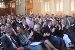 über 130 Gäste im Rolandsaal des Altstädtischen Rathauses