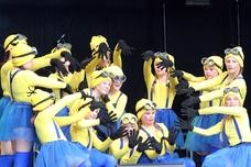 Minion-Tanzgruppe auf der Stadtwerke-Bühne.