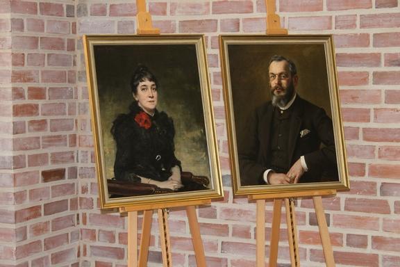 Fielmann AG schenkt Stadtmuseum zwei Porträts