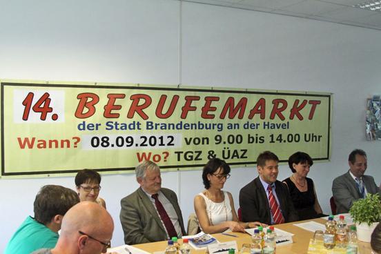 14. Berufemarkt in Brandenburg an der Havel am 08.09.2012 unter dem Motto „Noch nie so große Chancen für den Traumberuf in unserer Region“