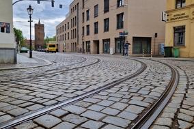Der Gleisbogen an der Ecke Plauer Straße und Ritterstraße.