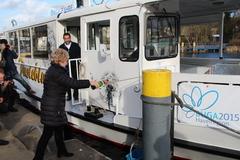 Dr. Dietlind Tiemann tauft die Schiffe