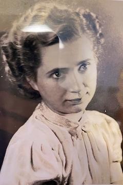 Die Juilarin mit 18 Jahre