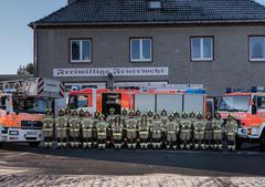Gruppenbild der Kameraden vor dem Feuerwehrgerätehaus.