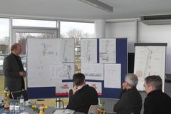 Regattastrecken-Planer Dieter Galla erläutert die Ausbaupläne.