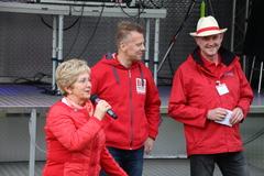 Oberbürgermeisterin Dr. Dietlind Tiemann eröffnet mit Ulrich Nolting, Geschäftsführer Beton Marketing Süd, die 15. Deutsche Beton-Kanu Regatta