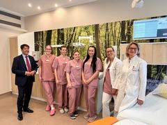 Gruppenbild im Wald-Kreißsaal