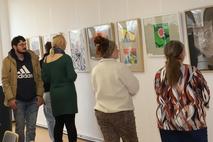 Die Bilder wurden intensiv betrachtet.