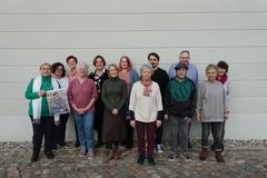 Gruppenfoto der ehrenamtlichen Ausstellungsmacherinnen und Ausstellungsmacher