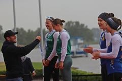 Olympiasieger Sebastian Brendel nimmt auch mal selbst Siegerehrungen vor.