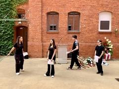 Szenische Lesung mithilfe von Zeitdokumenten durch Schülerinnen und Schüler des Jugendtheaters Brandenburg.