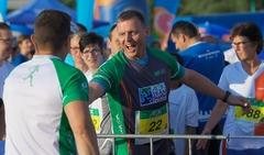 Staffelübergabe zwischen zwei Läufern