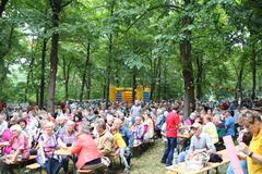 Viele Gäste kamen in den Biergarten im ehemaligen Klubhaus der Eisenbahner.