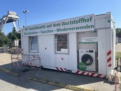 Das Gebäude des Tauschmarktes.