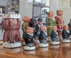 Was hat ein Schachspiel mit der Stadtgeschichte zu tun? In der Führung durch die Ausstellung zur jüngeren Geschichte erfährt der Besucher die Hintergründe (Foto: Stadtmuseum Brandenburg an der Havel)