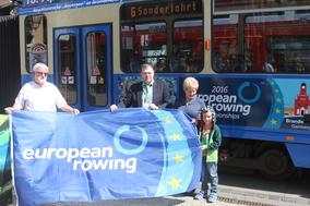 Straßenbahn wirbt für Ruder-EM 2016