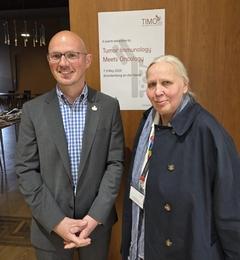 Oberbürgermeister Daniel Keip und Prof. Dr. Barbara Seliger.