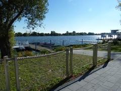 An diesem Weg wird im Frühjahr der neue behindertengerechte Steg befestigt.