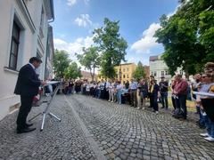 Oberbrügermeister Steffen Scheller bei seiner Rede an den Domlinden 5.