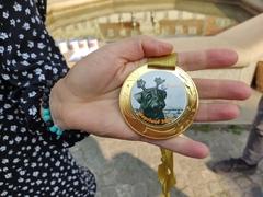 Die Teilnehmer des Mopslaufes erhielten eine Medaille und eine Urkunde.