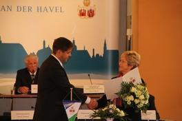 Bürgermeister Steffen Scheller nach Wiederwahl vereidigt