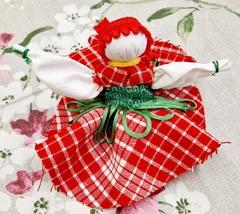 eine selbstgebastelte Motanka-Puppe