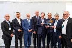 Die Firmenchefs mit den geladenen Spitzenpolitikern.