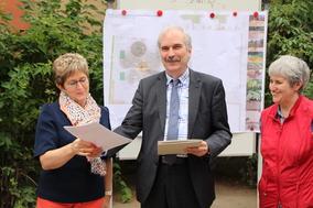 Fördermittelbescheid übergeben