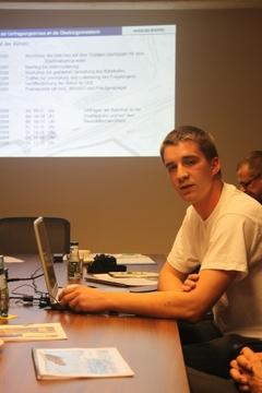 Projektleiter Steffan Stehling erläutert die Zahlen