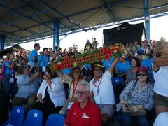 Auch viele Fans waren bei der Eröffnungsveranstaltung dabei, die nicht nur die Teams aus ihren eigenen Ländern begeistert bejubelten.