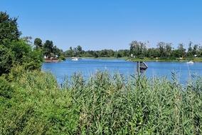 Blick über den Silokanal zum Beetzsee.