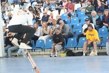 Brett steht senkrecht nach oben