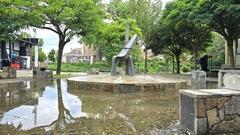 Brunnen der das Schaffen eines Musikers symbolisiert.