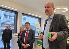 VBBr-Chef Jörg Vogler bei der Vorstellung des kleinen Lebensretters.