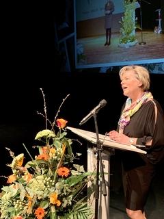 Gleichstellungsbeauftragte Kornelia Köppe begrüßt die Gäste zur diesjährigen Festveranstaltung.